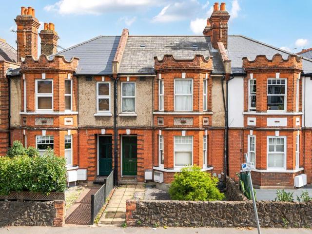 2 bedroom maisonette for sale