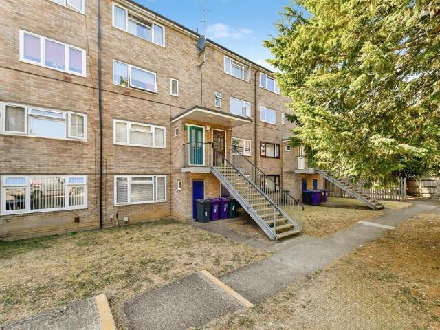 2 bedroom maisonette for sale