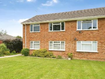 2 bedroom maisonette for sale