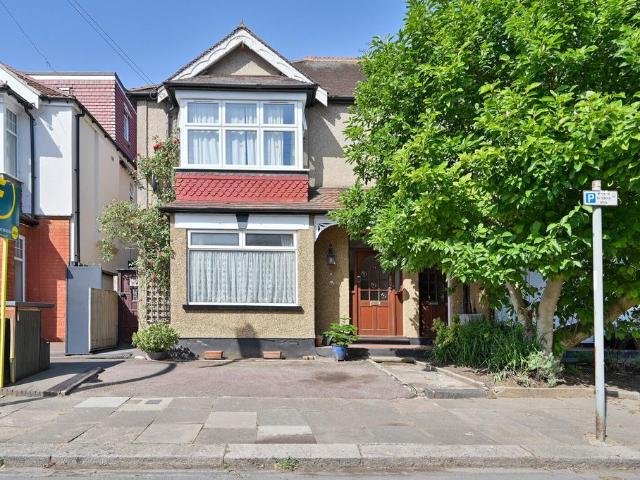 2 bedroom maisonette for sale