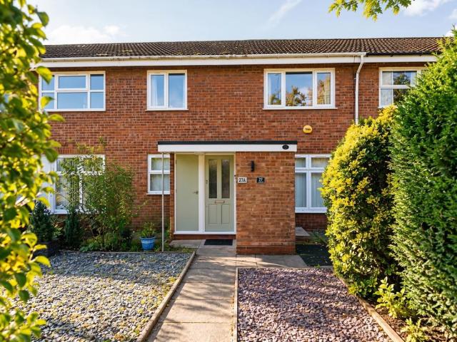 2 bedroom maisonette for sale