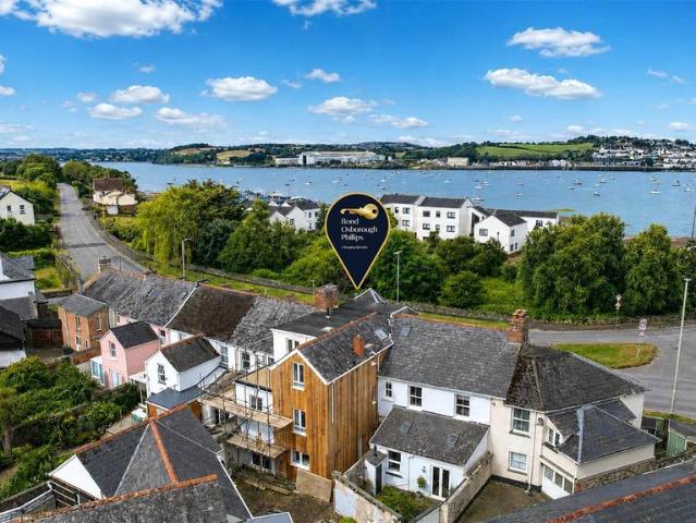 2 bedroom maisonette for sale