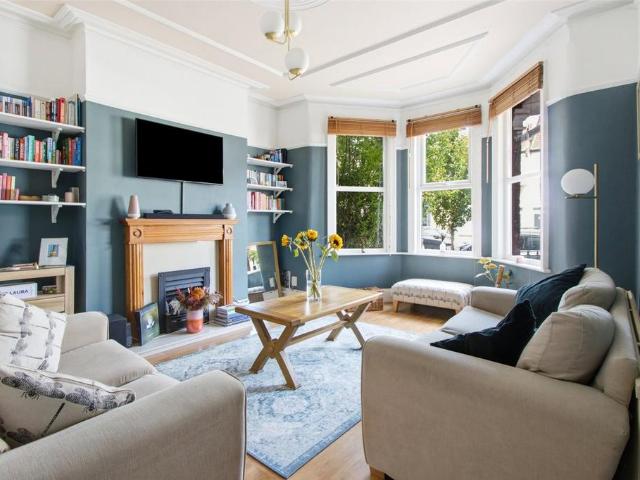 2 bedroom maisonette for sale