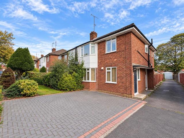 2 bedroom maisonette for sale