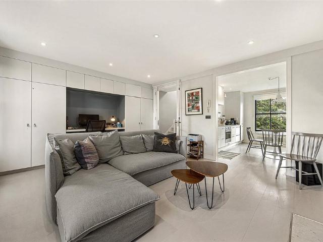 2 bedroom maisonette for sale
