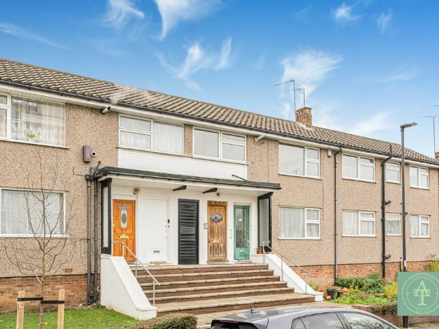 2 bedroom maisonette for sale