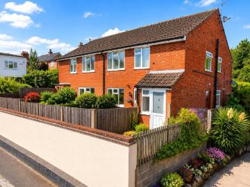 2 bedroom maisonette for sale