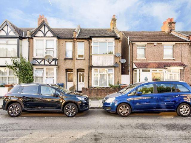 2 bedroom maisonette for sale