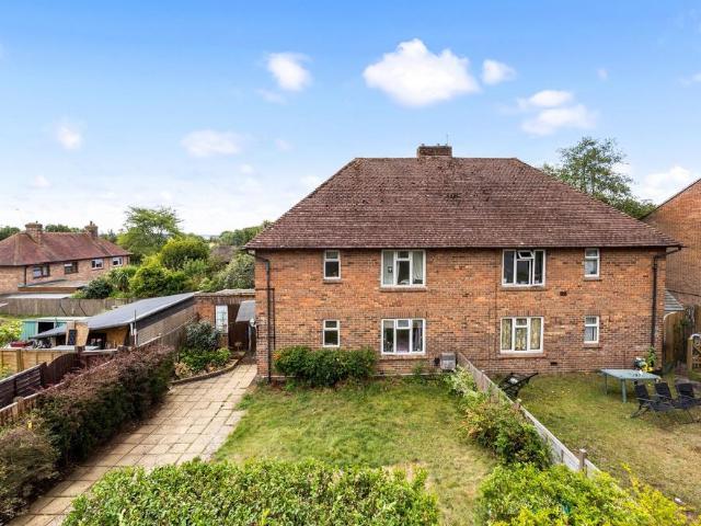 2 bedroom maisonette for sale