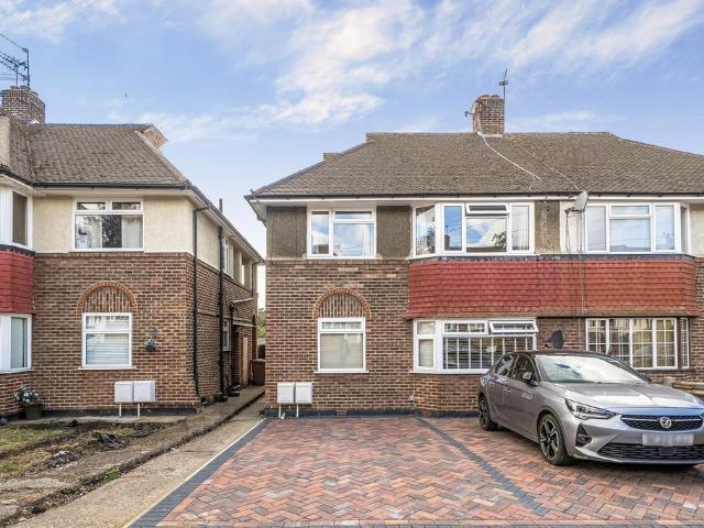 2 bedroom maisonette for sale
