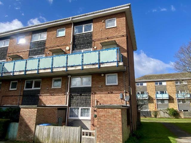 2 bedroom maisonette for sale