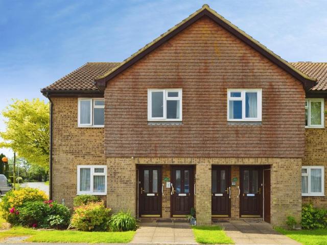 2 bedroom maisonette for sale