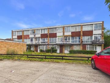 2 bedroom maisonette for sale