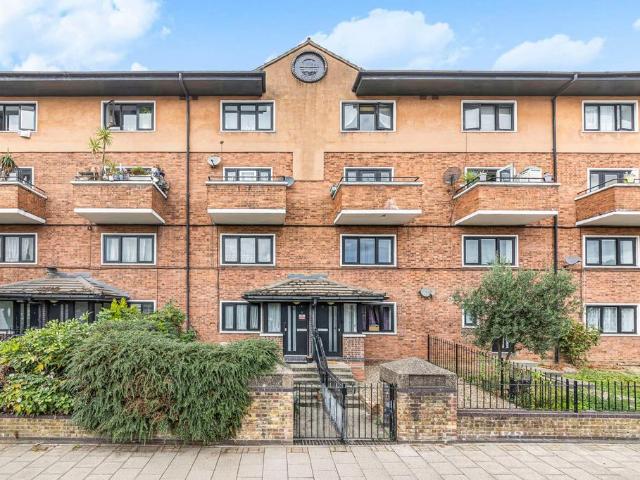2 bedroom maisonette for sale