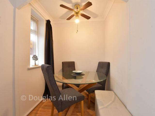 2 bedroom maisonette for sale