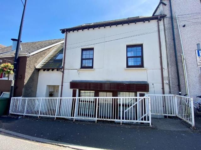 2 bedroom maisonette for sale