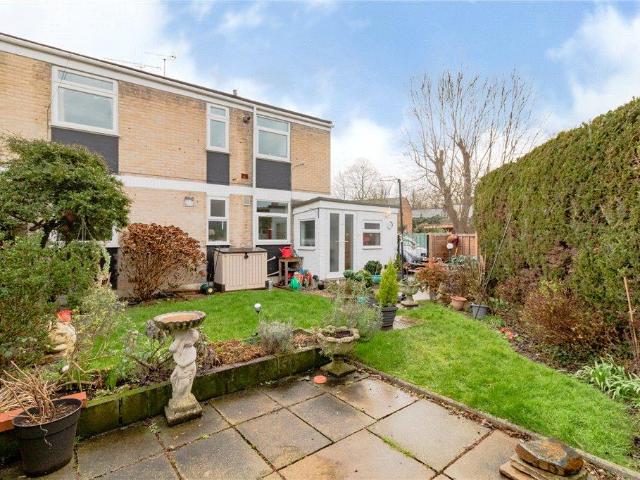 2 bedroom maisonette for sale