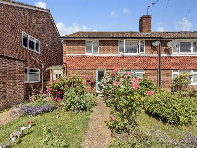 2 bedroom maisonette for sale
