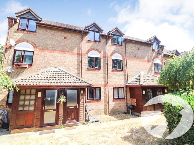 2 bedroom maisonette for sale