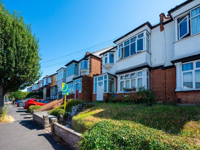 2 bedroom maisonette for sale