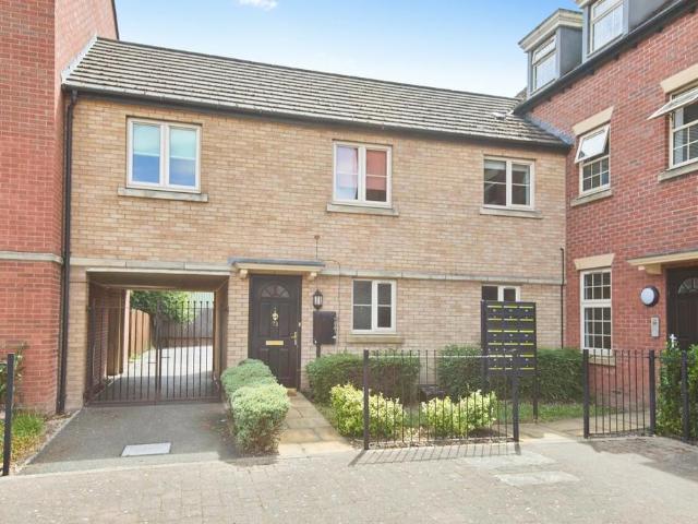 2 bedroom maisonette for sale