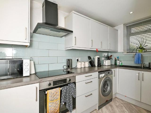 2 bedroom maisonette for sale