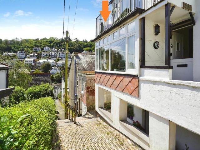 2 bedroom maisonette for sale