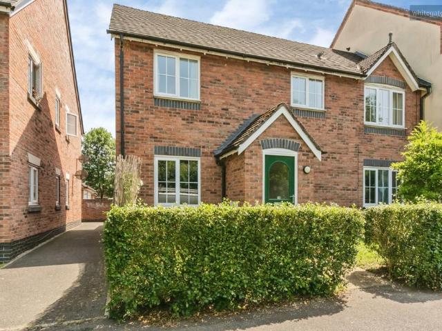 2 bedroom maisonette for sale