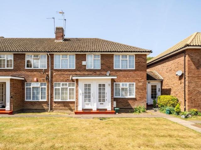 2 bedroom maisonette for sale