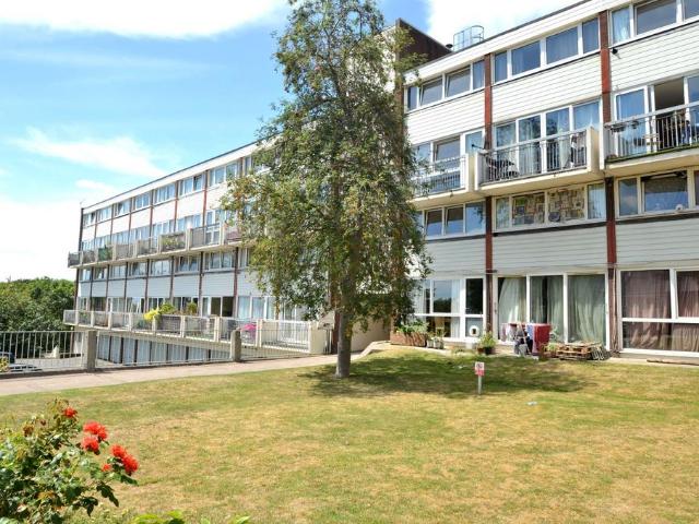 2 bedroom maisonette for sale