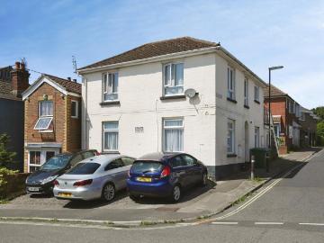 2 bedroom maisonette for sale