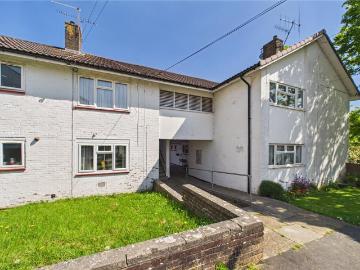 2 bedroom maisonette for sale
