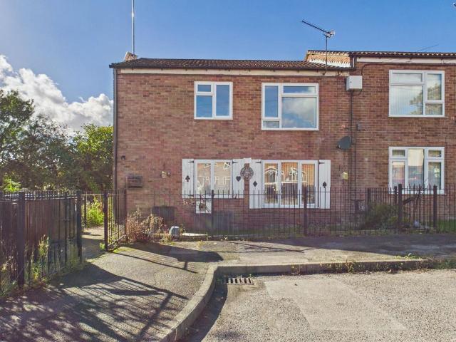 2 bedroom maisonette for sale