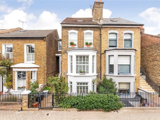 2 bedroom maisonette for sale