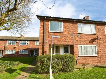2 bedroom maisonette for sale