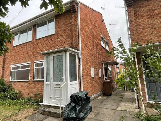 2 bedroom maisonette for sale