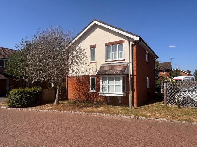 2 bedroom maisonette for sale