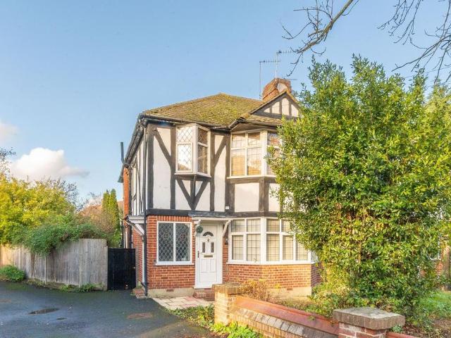 2 bedroom maisonette for sale
