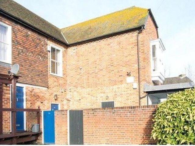 2 bedroom maisonette for sale