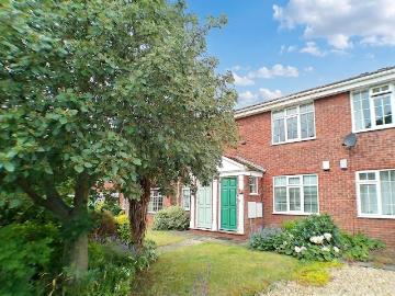 2 bedroom maisonette for sale