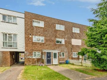 2 bedroom maisonette for sale