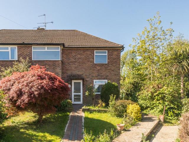 2 bedroom maisonette for sale