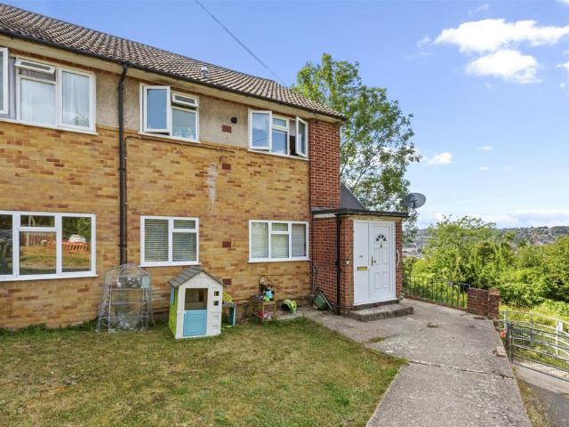 2 bedroom maisonette for sale