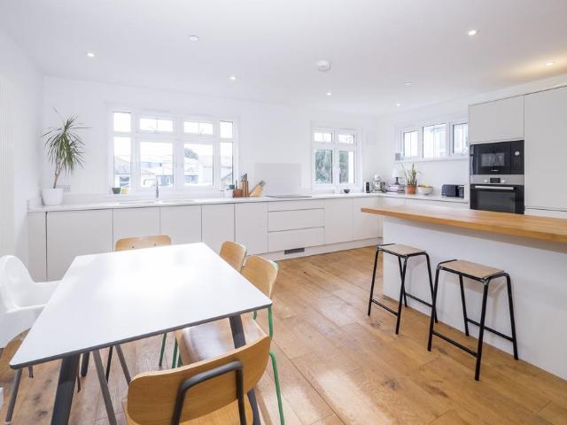 2 bedroom maisonette for sale