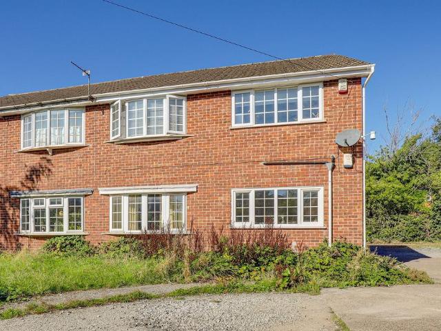 2 bedroom maisonette for sale