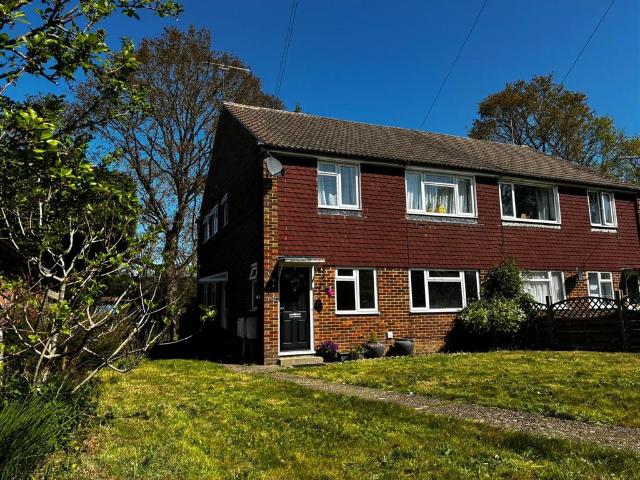 2 bedroom maisonette for sale