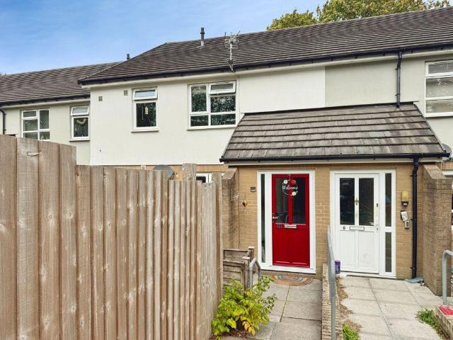 2 bedroom maisonette for sale