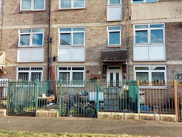 2 bedroom maisonette for sale