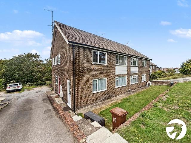 2 bedroom maisonette for sale