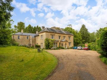 2 bedroom maisonette for sale